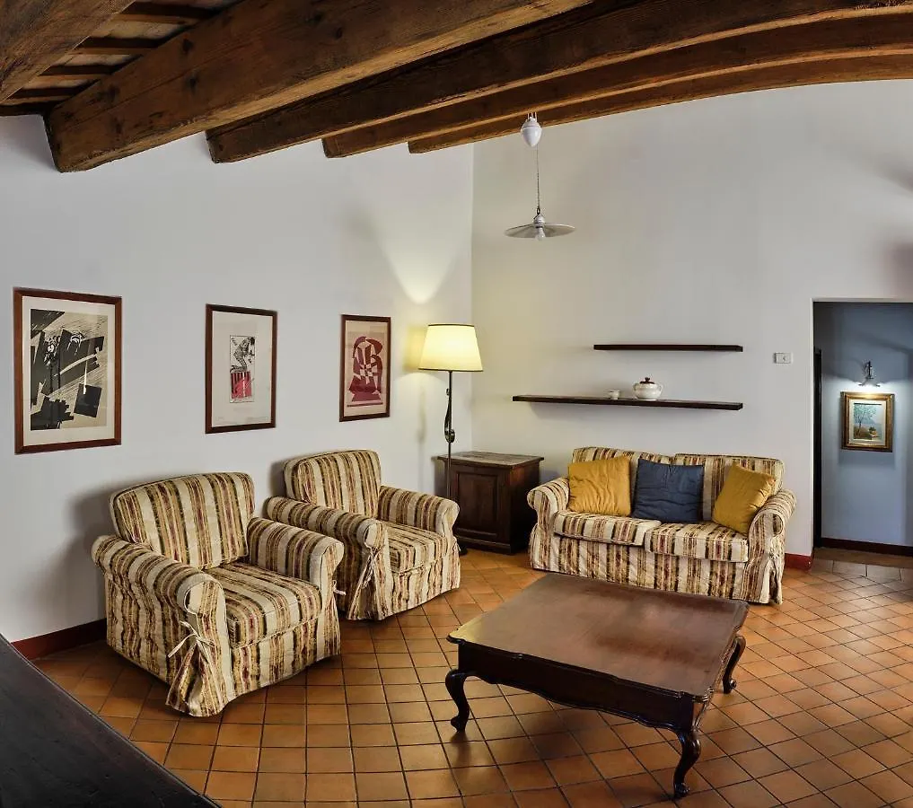 Palazzo Viviani Castello Di Montegridolfo Hotel