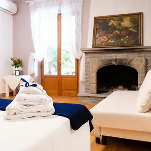La Petite Maison , Florence Italy